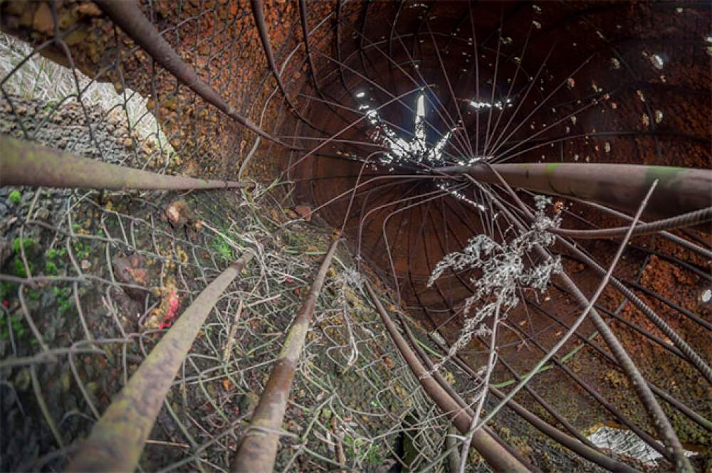 Una fresa gigante abandonada 