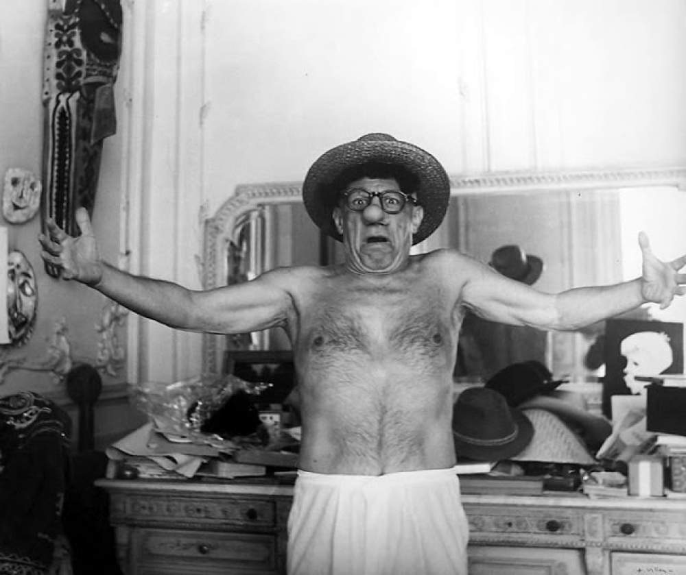 Pablo Picasso vestido como Popeye