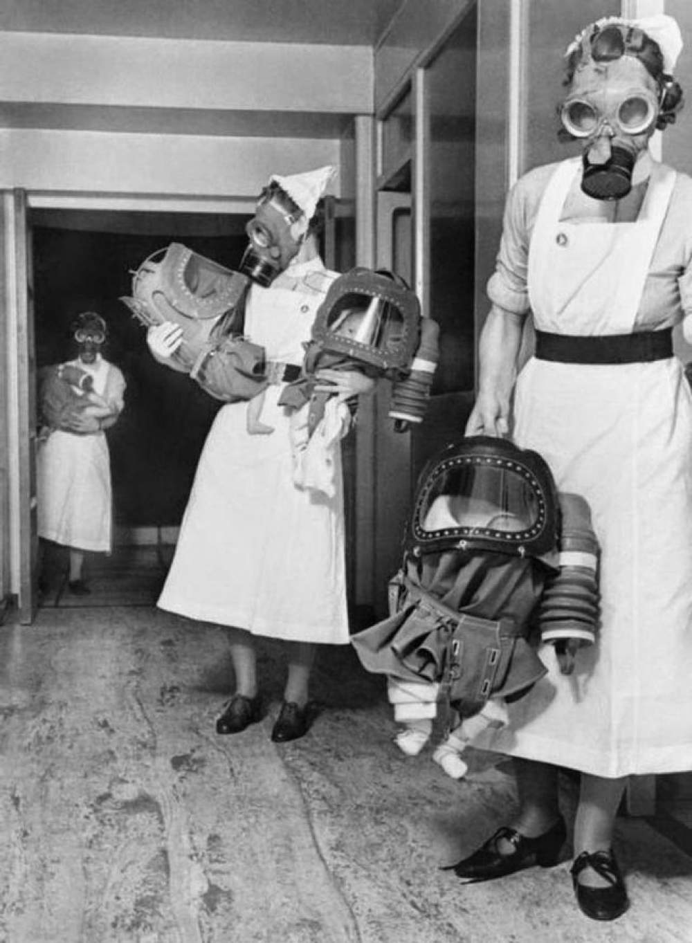 Las distópicas baby mask 