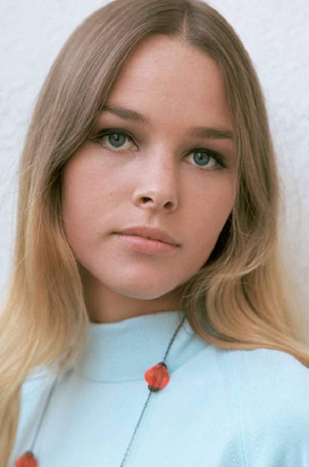 The mama; Michelle Phillips 