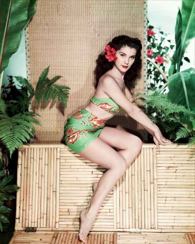 La estrella del cine Debra Paget 