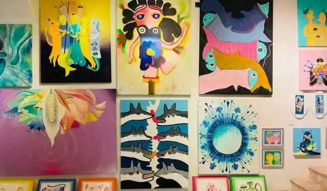 La artista Marisol D’Estrabeau plasma sus sueños en obras llenas de color y magia