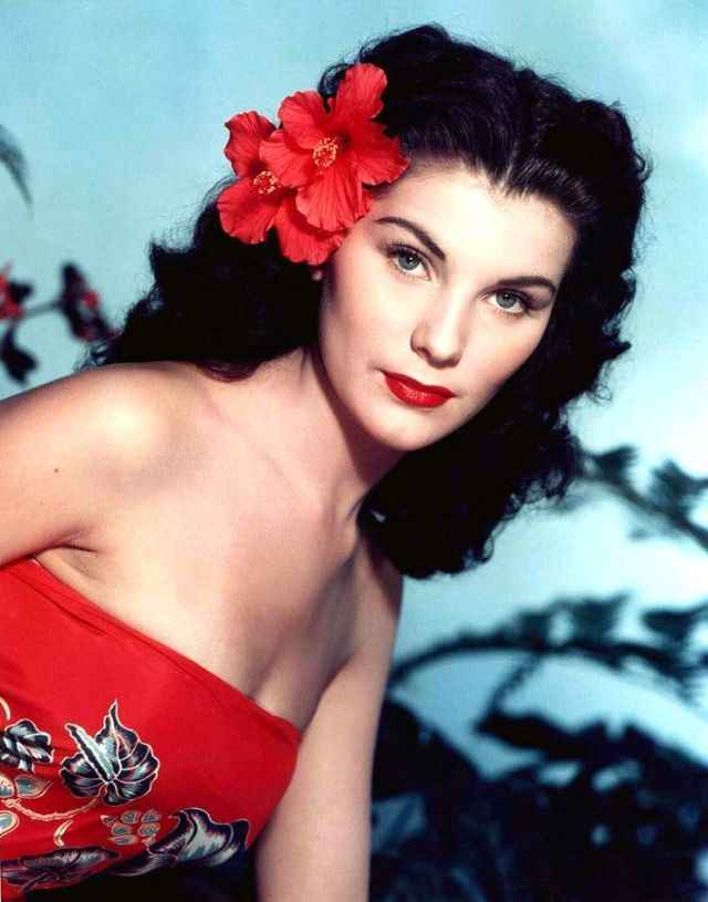 La estrella del cine Debra Paget 