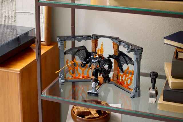 Regresa a la Tierra Media con LEGO