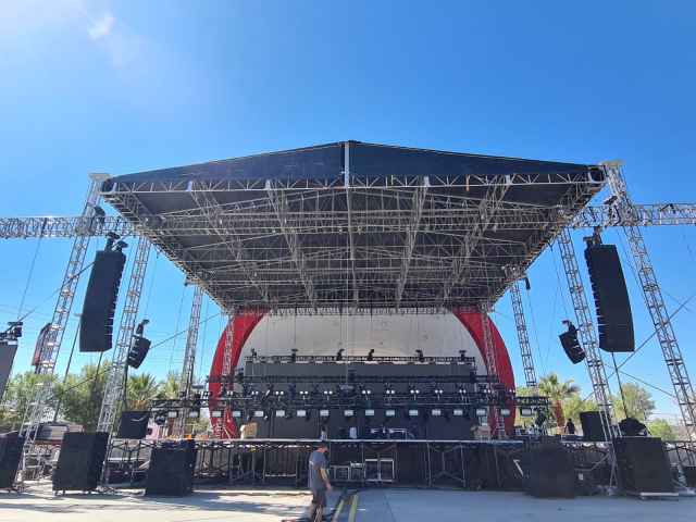 Todo listo para el concierto de Juanes en la Plaza de la X