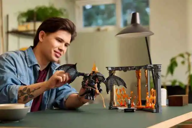 Regresa a la Tierra Media con LEGO