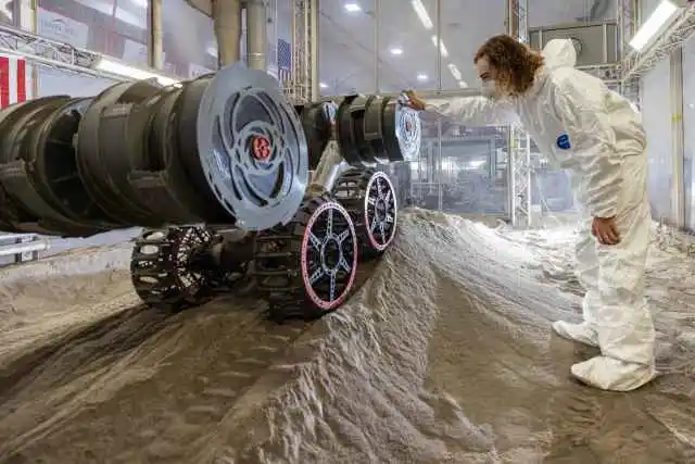 La NASA Kennedy excava con robot