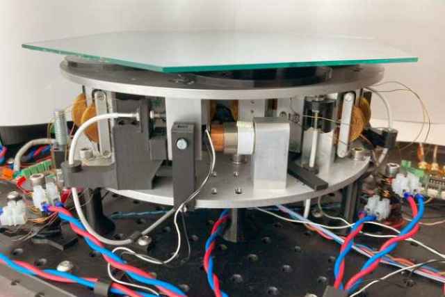 Sistema magnético para anular vibraciones