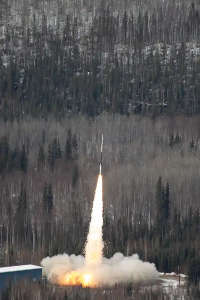 Dos cohetes sonda de la NASA se lanzan desde Alaska durante una erupción solar