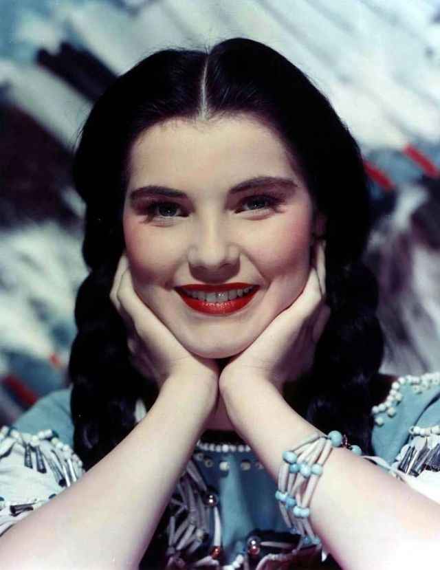 La estrella del cine Debra Paget 