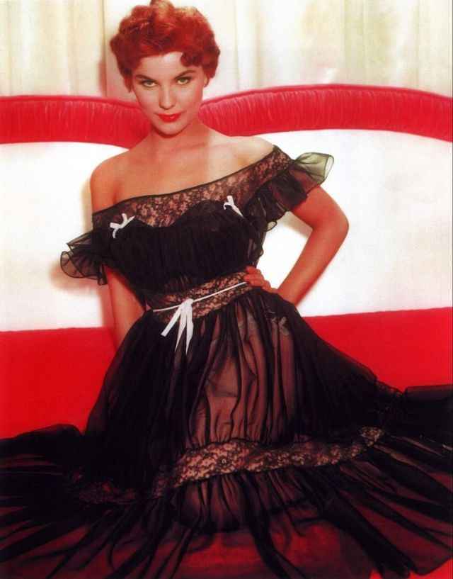 La estrella del cine Debra Paget 