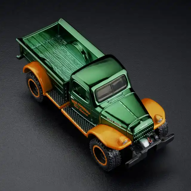 Celebra HotWheels con su Dodge navideño