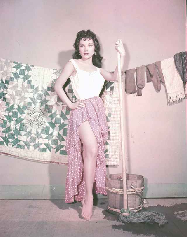 La estrella del cine Debra Paget 