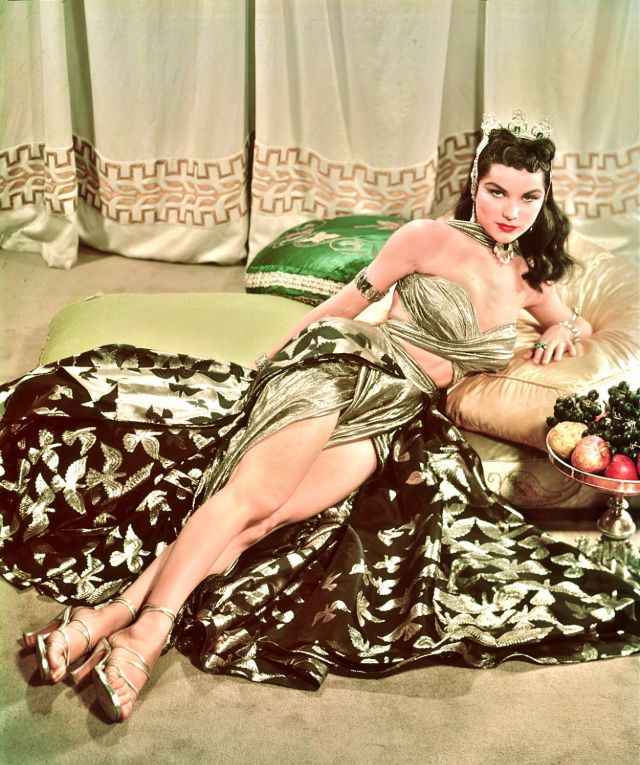 La estrella del cine Debra Paget 