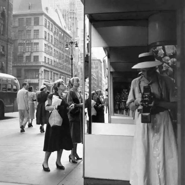 Rev(b)elada. Vivian Maier en el Museo Franz Mayer