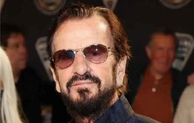 Ringo Starr reacciona a la “increíble” noticia de que Los Beatles son el número uno