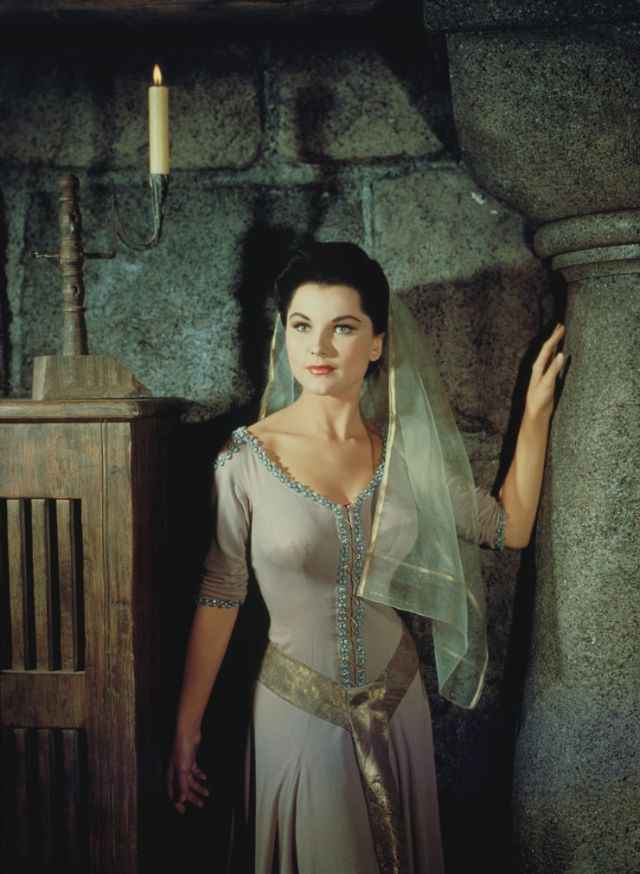 La estrella del cine Debra Paget 