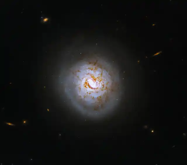 Hubble observa una espiral giratoria