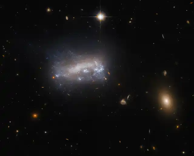 Hubble observa una galaxia bajo presión