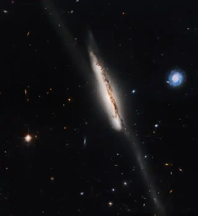 Hubble captura un débil puente de estrellas