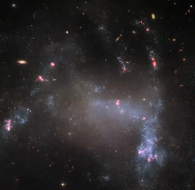 Hubble detecta la galaxia araña