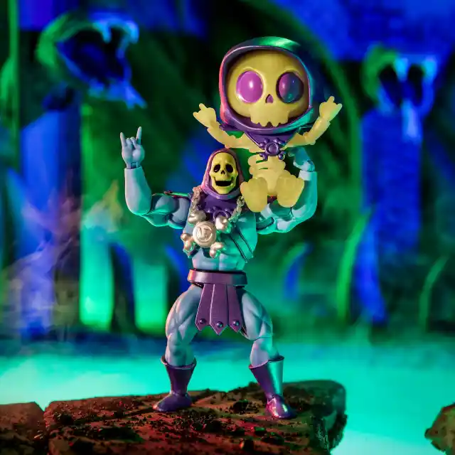 Llega Skeletor con sus amigos 