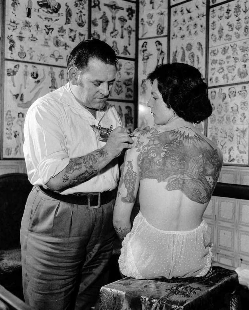 El tatuaje femenino de los años 30
