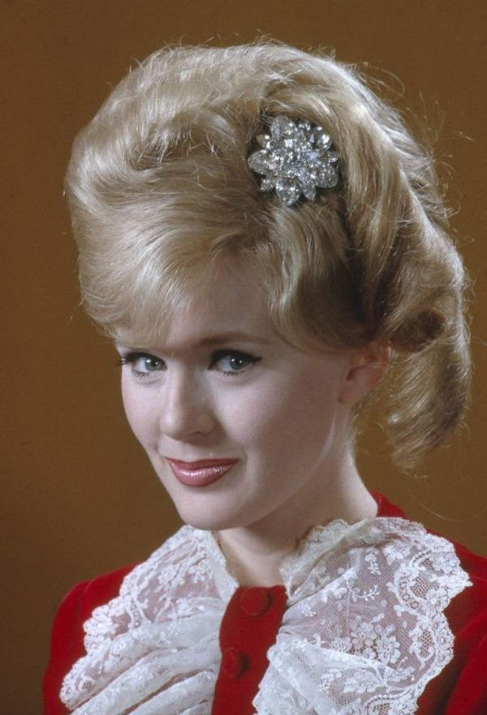 La actriz Connie Stevens 